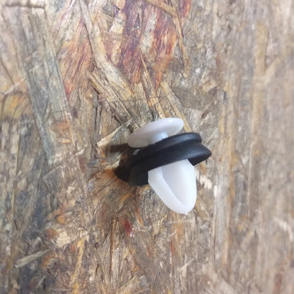 Movano B Insignia kunststoffclip original GM Opel NEU