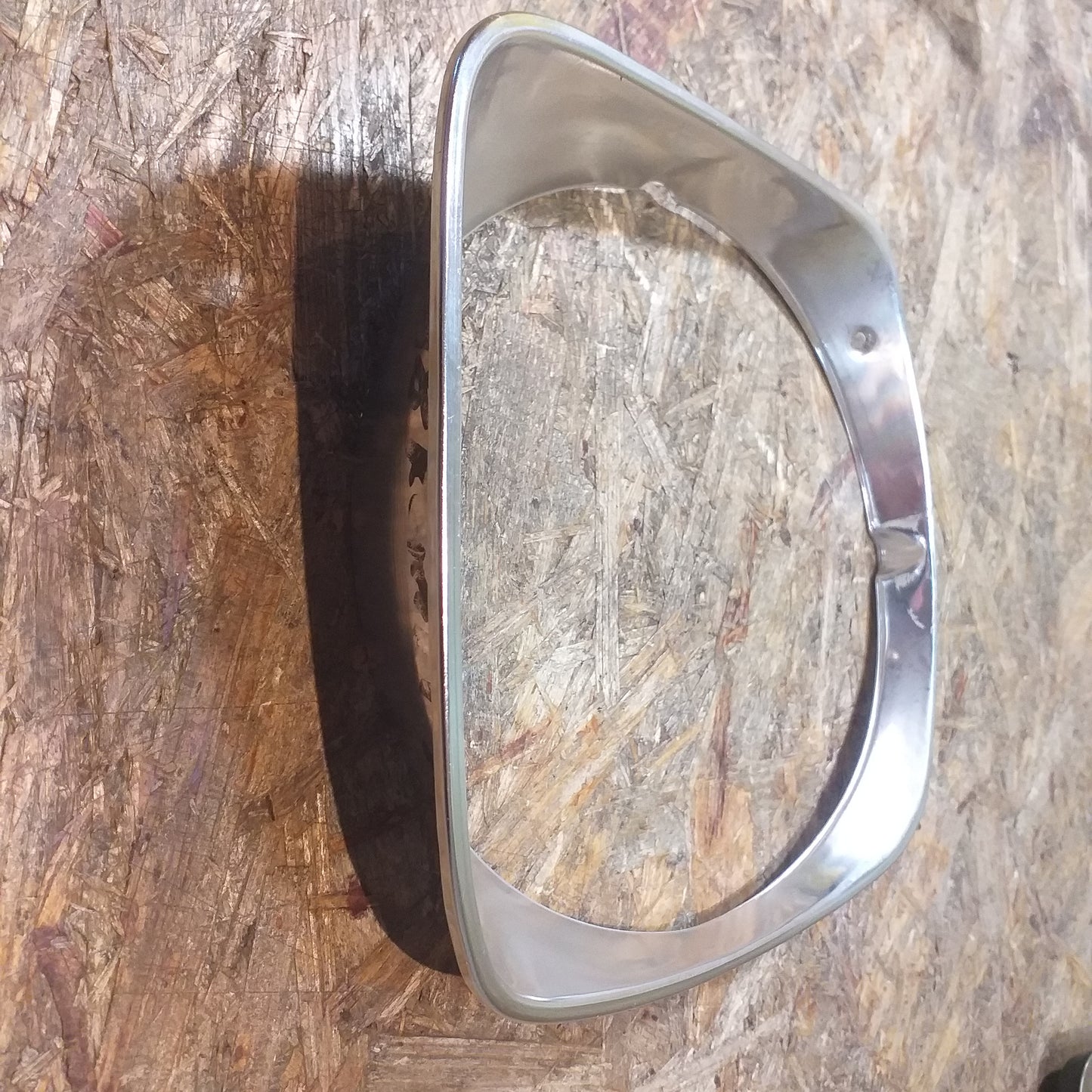 Mazda 818 Kombi Zierring Scheinwerfer rechts original NEU