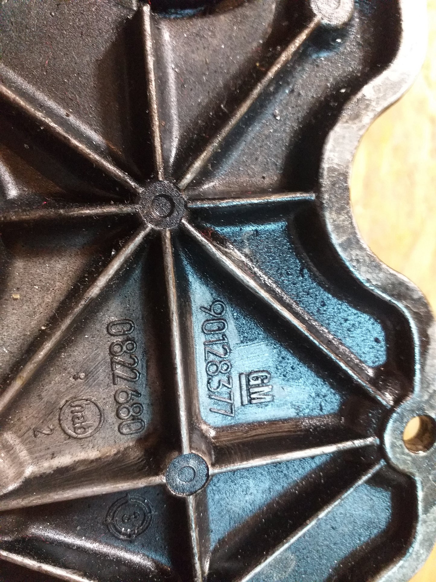 Kadett Stoßdämpferdeckel hinten original GM Opel GEBRAUCHT