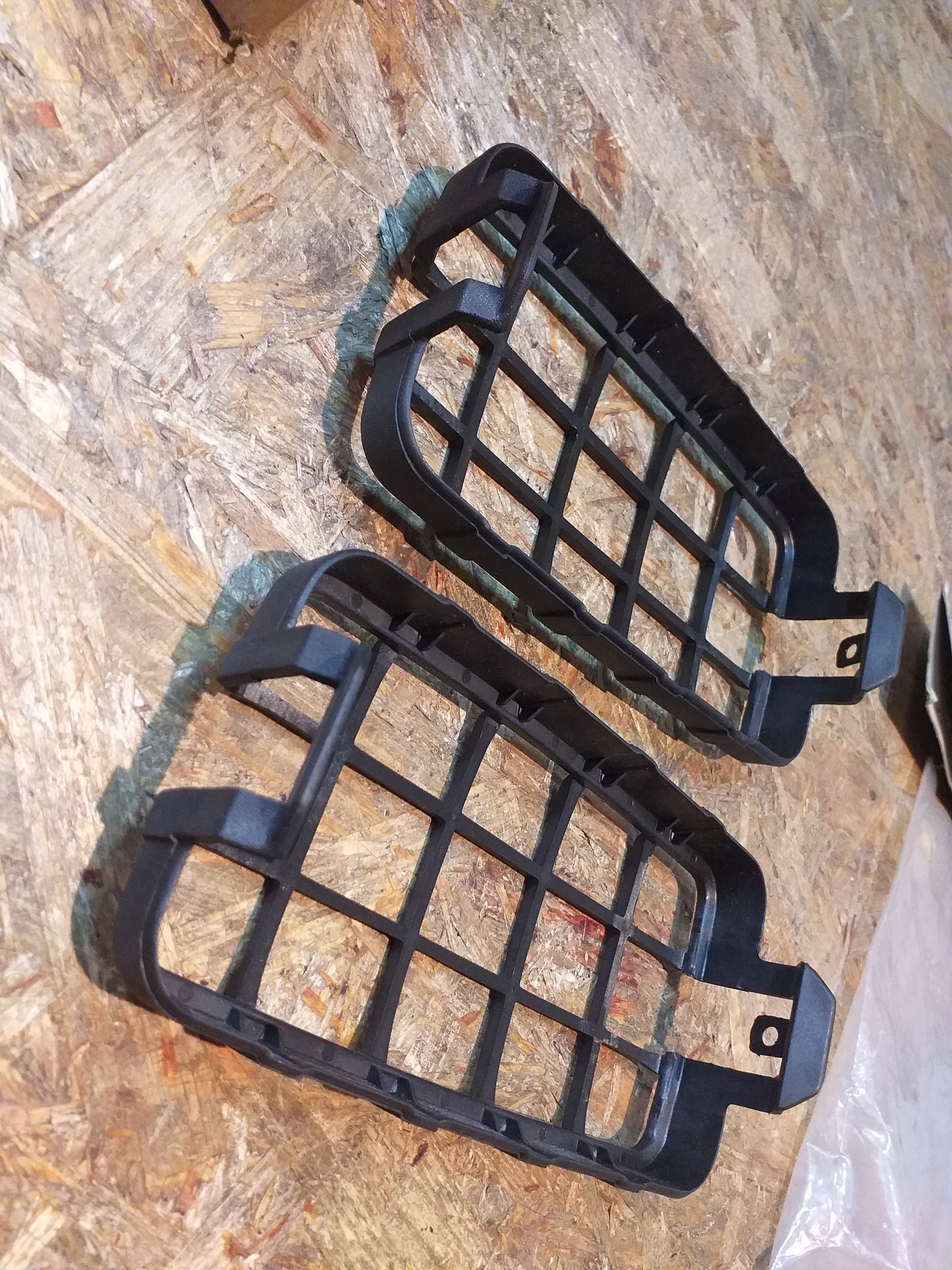 Schutzgitter für Nebelscheinwerfer und Fernscheinwerfer Optilux 4290 original NEU