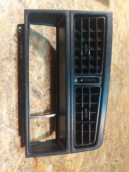 Ascona C Düse Luftverteilung Amaturentafel Mitte original GM Opel GEBRAUCHT