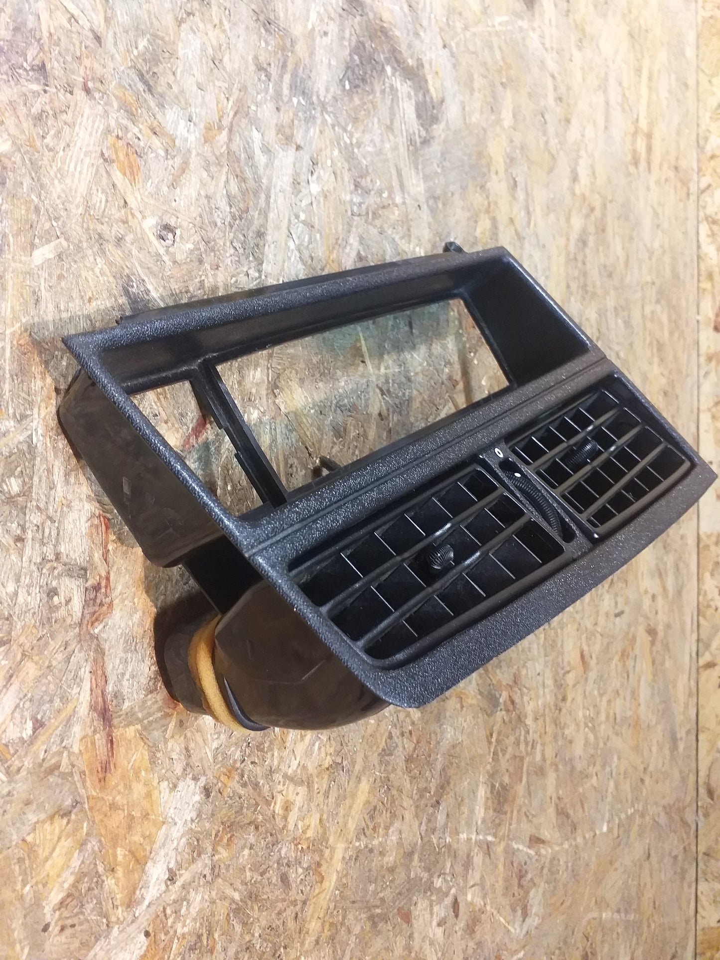 Ascona C Düse Luftverteilung Amaturentafel Mitte original GM Opel GEBRAUCHT