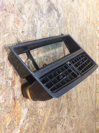 Ascona C Düse Luftverteilung Amaturentafel Mitte original GM Opel GEBRAUCHT