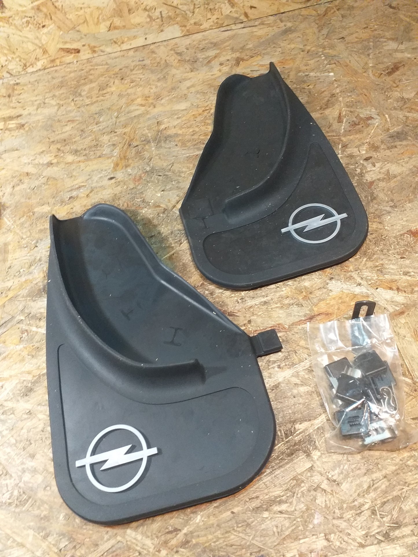 Calibra Schmutzfänger hinten original Opel NEU