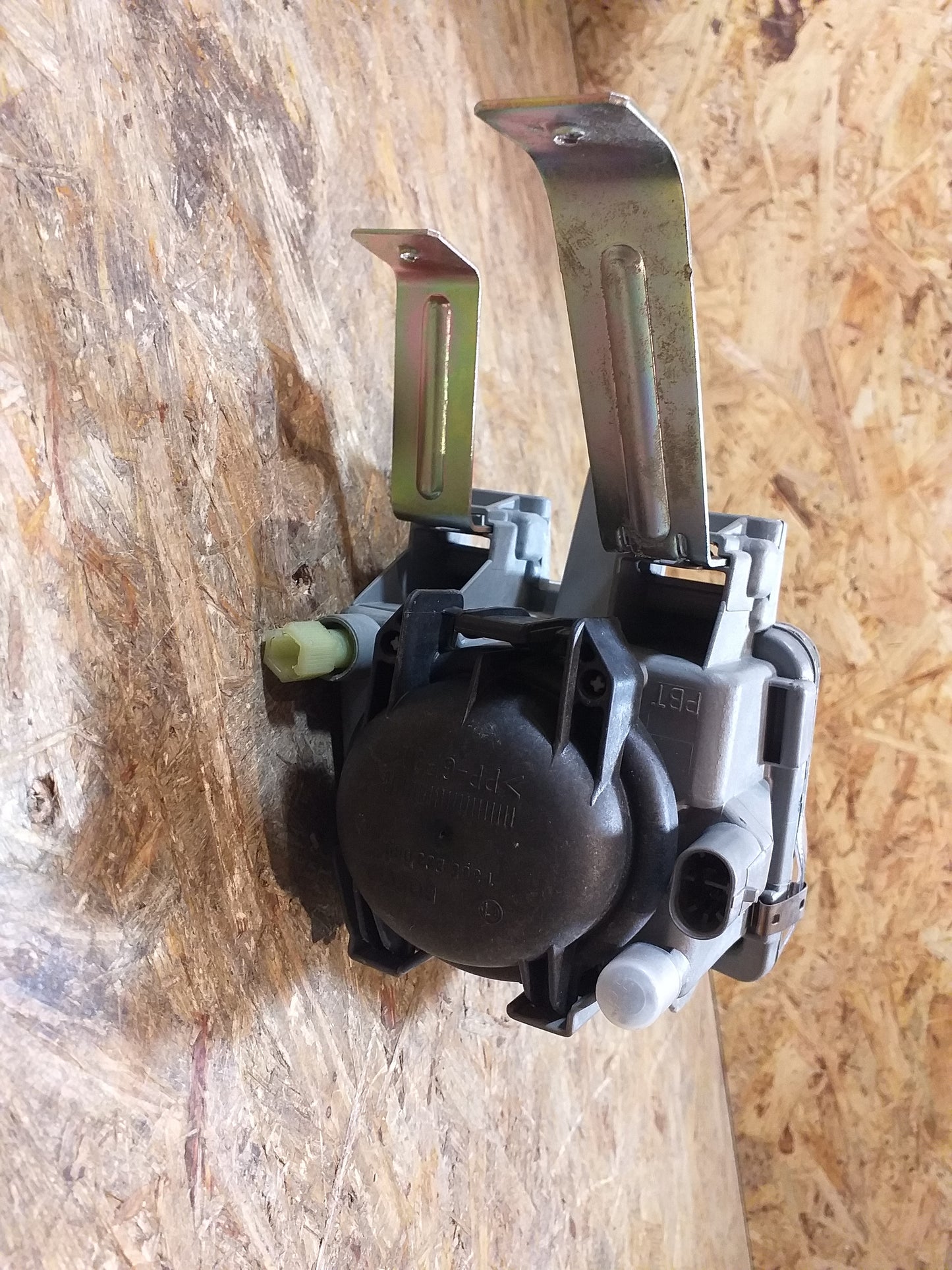 Astra F 94-97 Nebelscheinwerfer links original GM Bosch NEU