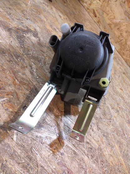 Astra F 94-97 Nebelscheinwerfer links original GM Bosch NEU