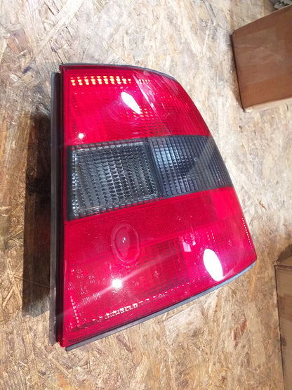 Vectra B Rückleuchte dunkle Version hinten rechts original GM Opel NEU