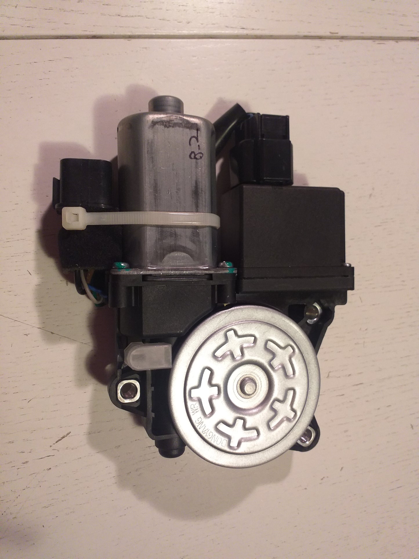 Antara 2,2CDTI Fensterhebermotor vorne links original  GM Opel NEU