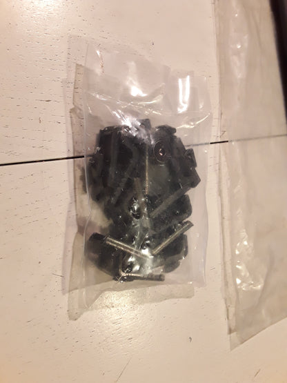 Kadett E Limo Schmutzfänger hinten mit Anbaumaterial original GM Opel NEU