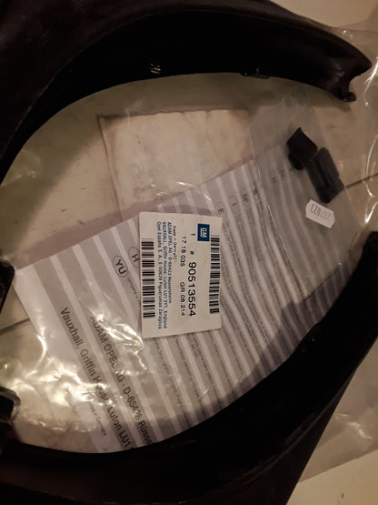 Corsa B Schmutzfänger hinten mit Anbaumaterial original GM Opel NEU
