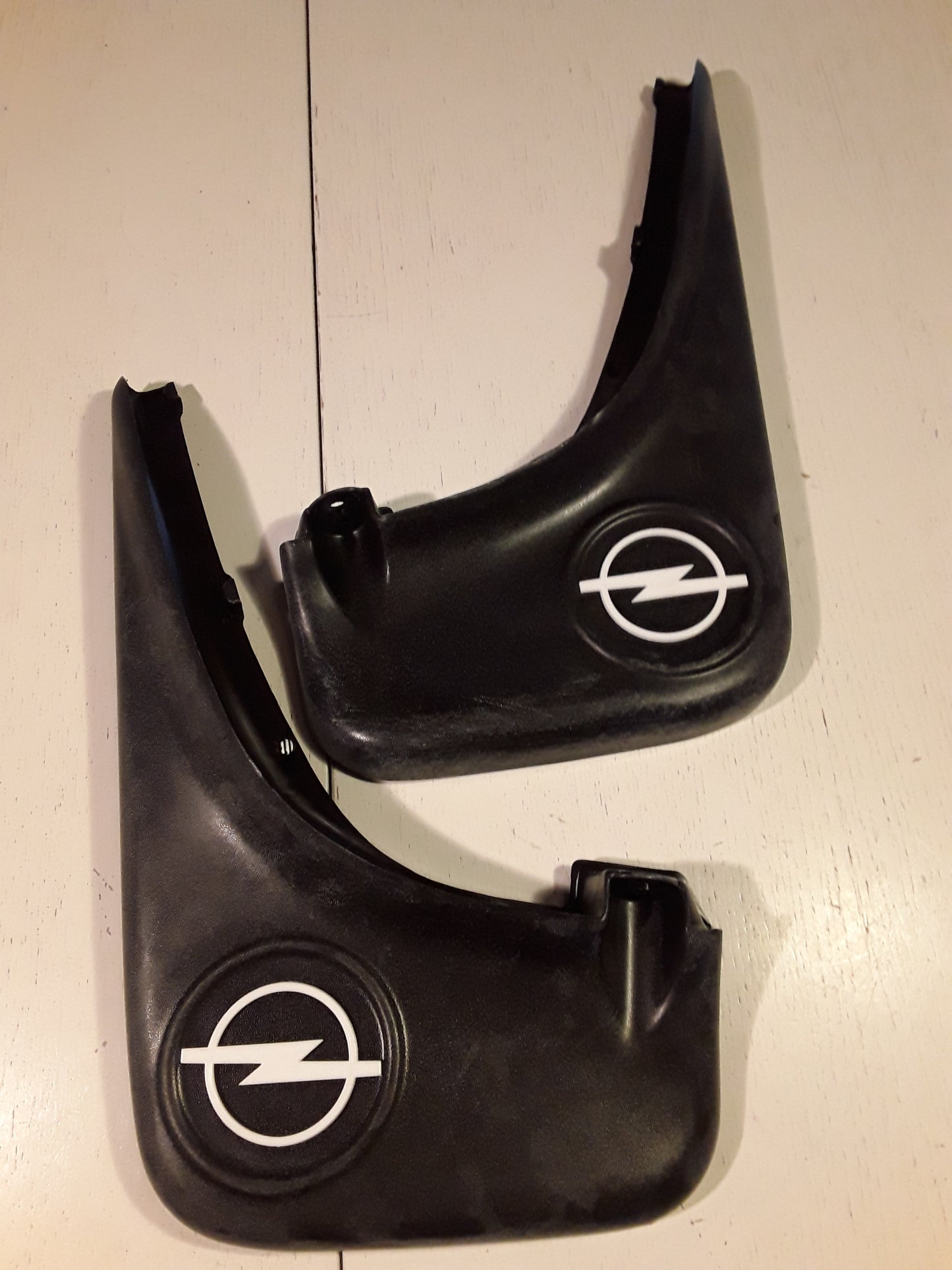 Corsa B Schmutzfänger hinten mit Anbaumaterial original GM Opel NEU