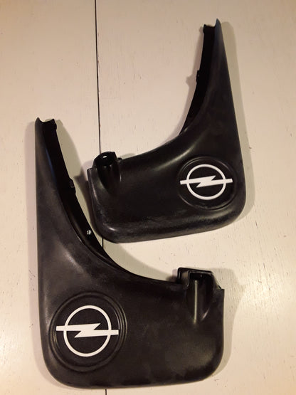 Corsa B Schmutzfänger hinten mit Anbaumaterial original GM Opel NEU