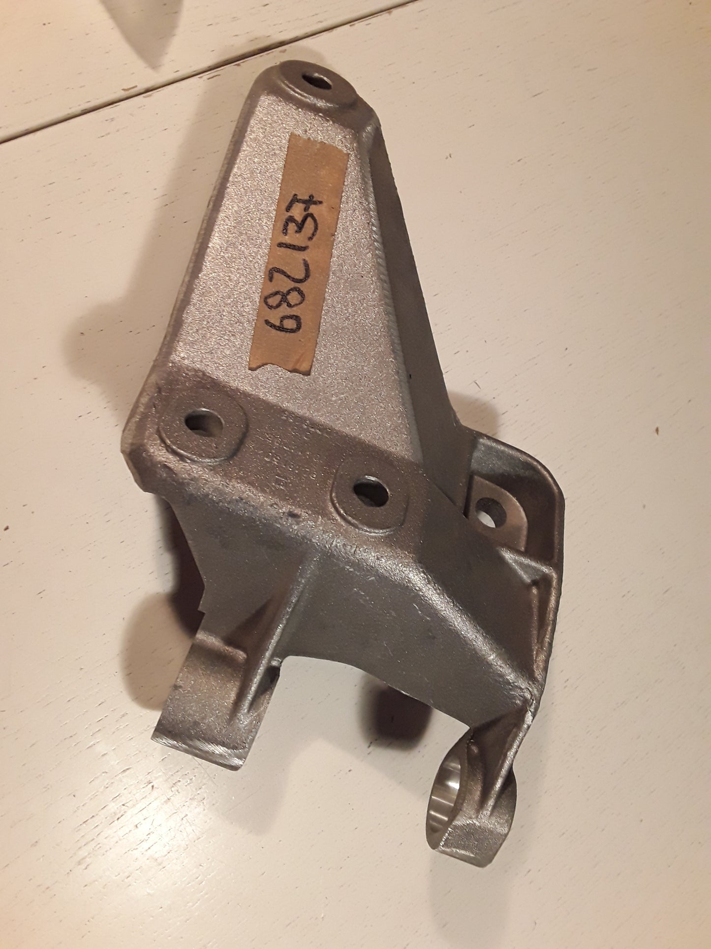 Cavalier MK2 82-88 Halter Triebwerk original GM Opel NEU