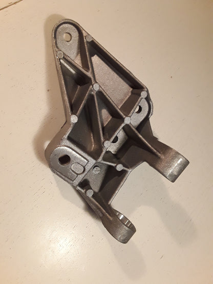 Cavalier MK2 82-88 Halter Triebwerk original GM Opel NEU