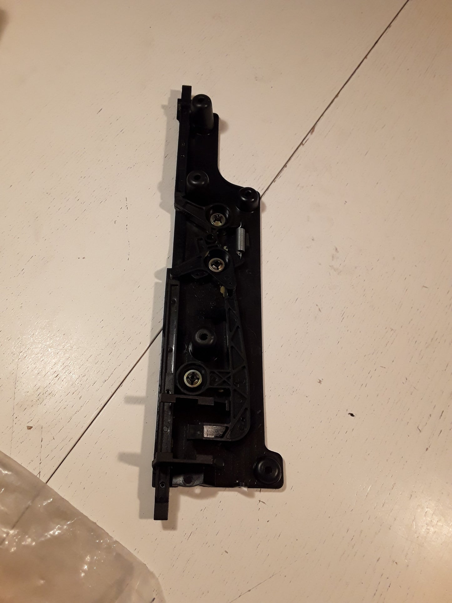Omega B Verschlußschiene Handschuhfachkasten original GM Opel NEU