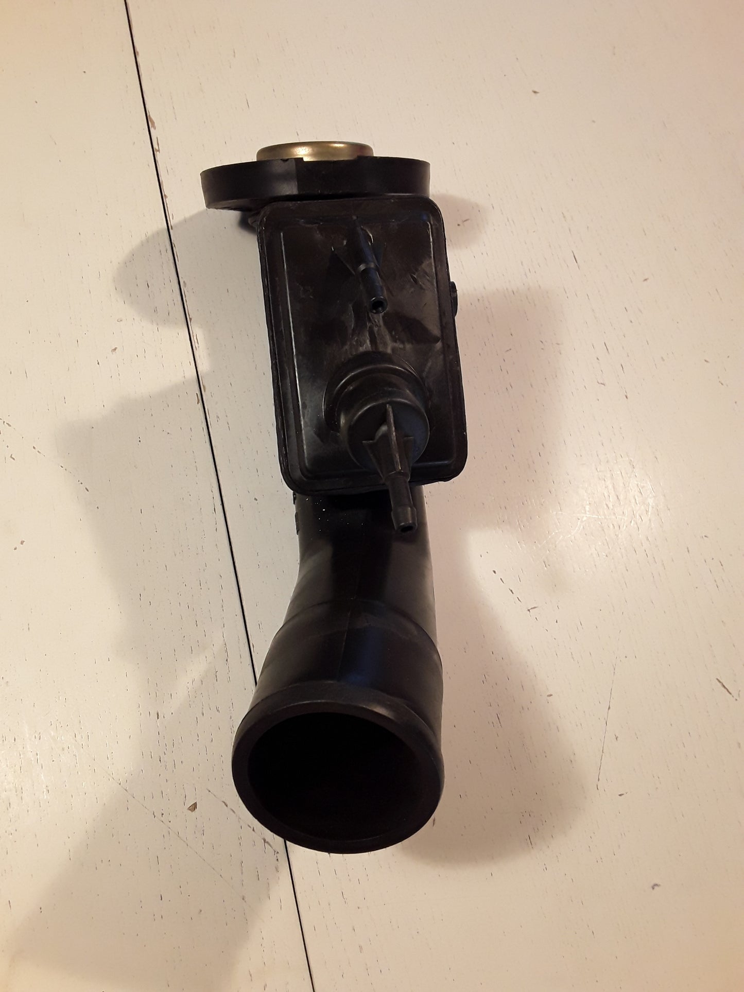 Kadett E Caravan Kraftstoffeinfüllrohr original GM Opel NEU