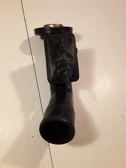 Kadett E Caravan Kraftstoffeinfüllrohr original GM Opel NEU
