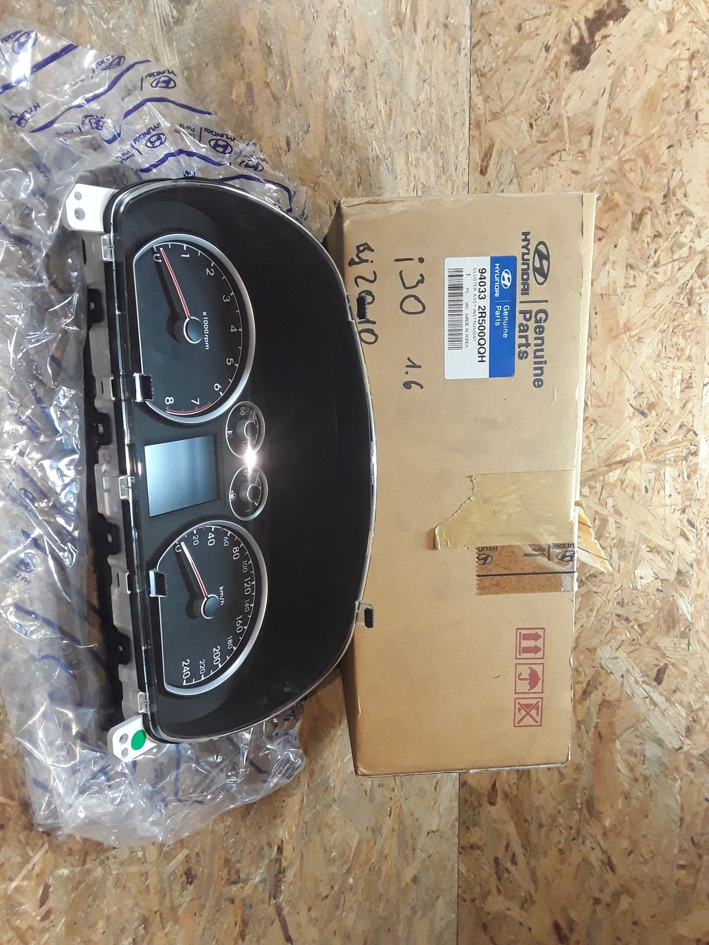 Hyundai i30 1,6 Bj 2010 Kombiinstrument original Hyundai NEU