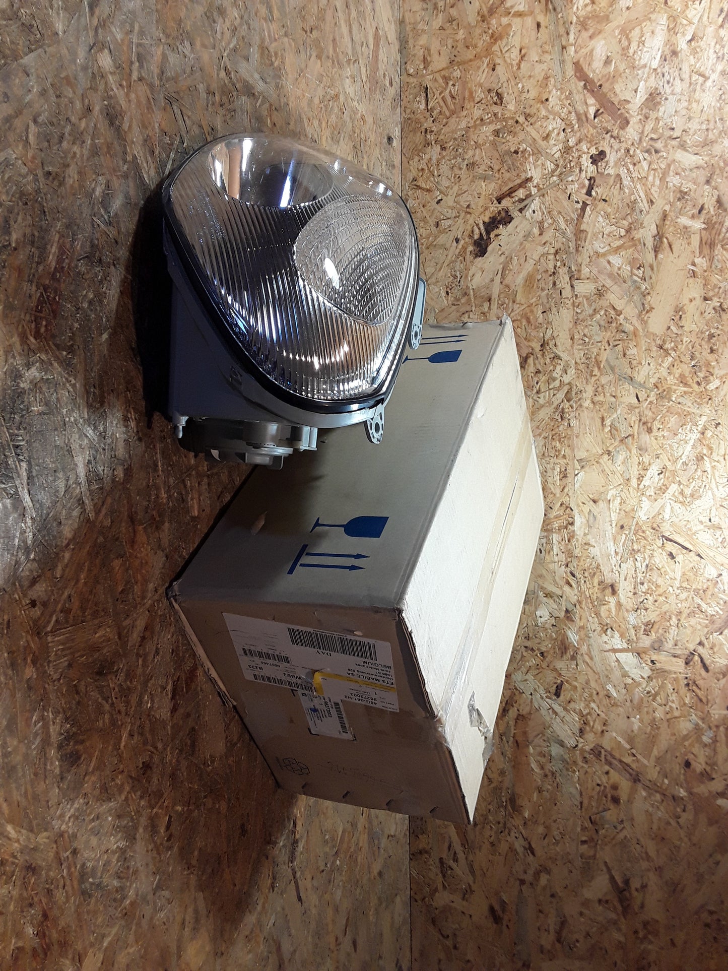 Daewoo Nubira (J100) 2.0 16V Scheinwerfer links original GM Opel NEU