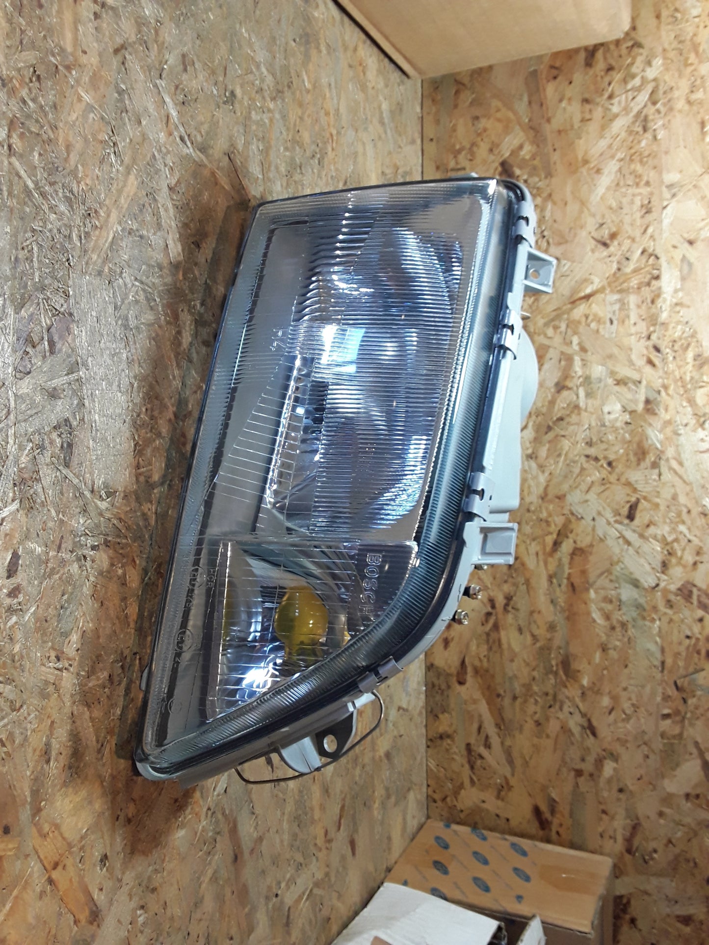 Omega A Scheinwerfer links mit LWR Zusatzreflektor original GM Opel NEU