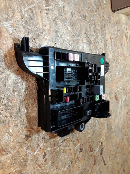 Insignia A Kombi Sicherungskasten Steuergerät original GM Opel NEU