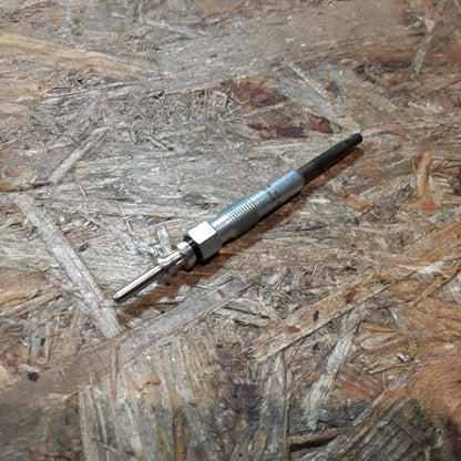 Omega B 2,5 DTI Glühkerze original GM Opel NEU