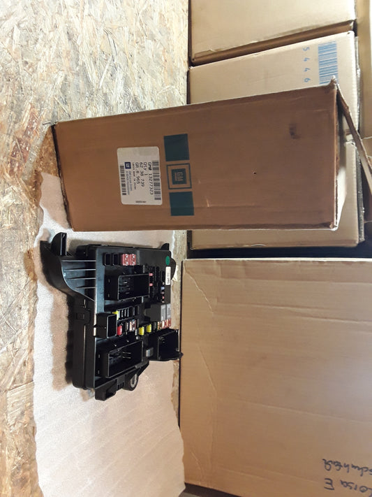 Insignia A Sicherungskasten hinten Zentralelektrik original GM Opel NEU