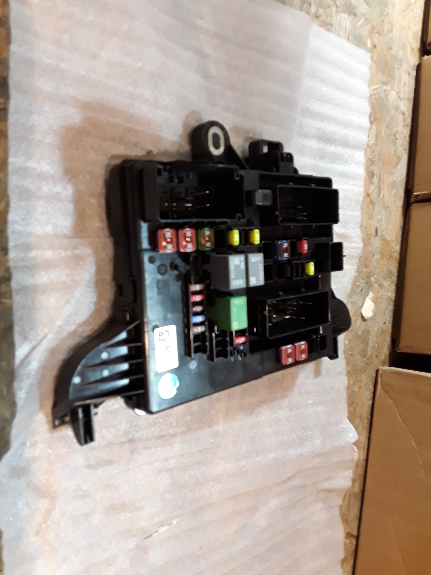 Insignia Sicherungskasten hinten Zentralelektrik original GM Opel NEU