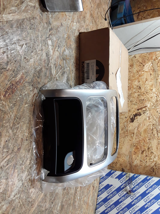 Jeep Liberty 2003-07 Instrumentenblende silber original GM Opel NEU