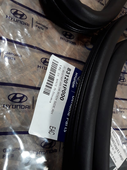 Hyundai ix20 Türdichtungsgummi rechts hinten ab Bj 12.2 original Hyundai NEU