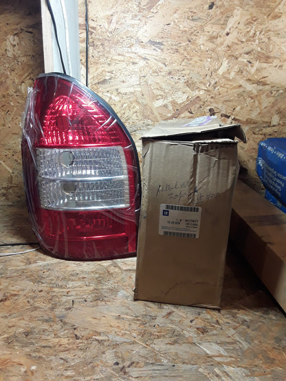 Corsa B Schrägheck 1,4 16V 90PS 94-00 BJ Rückleuchte links original GM Opel NEU