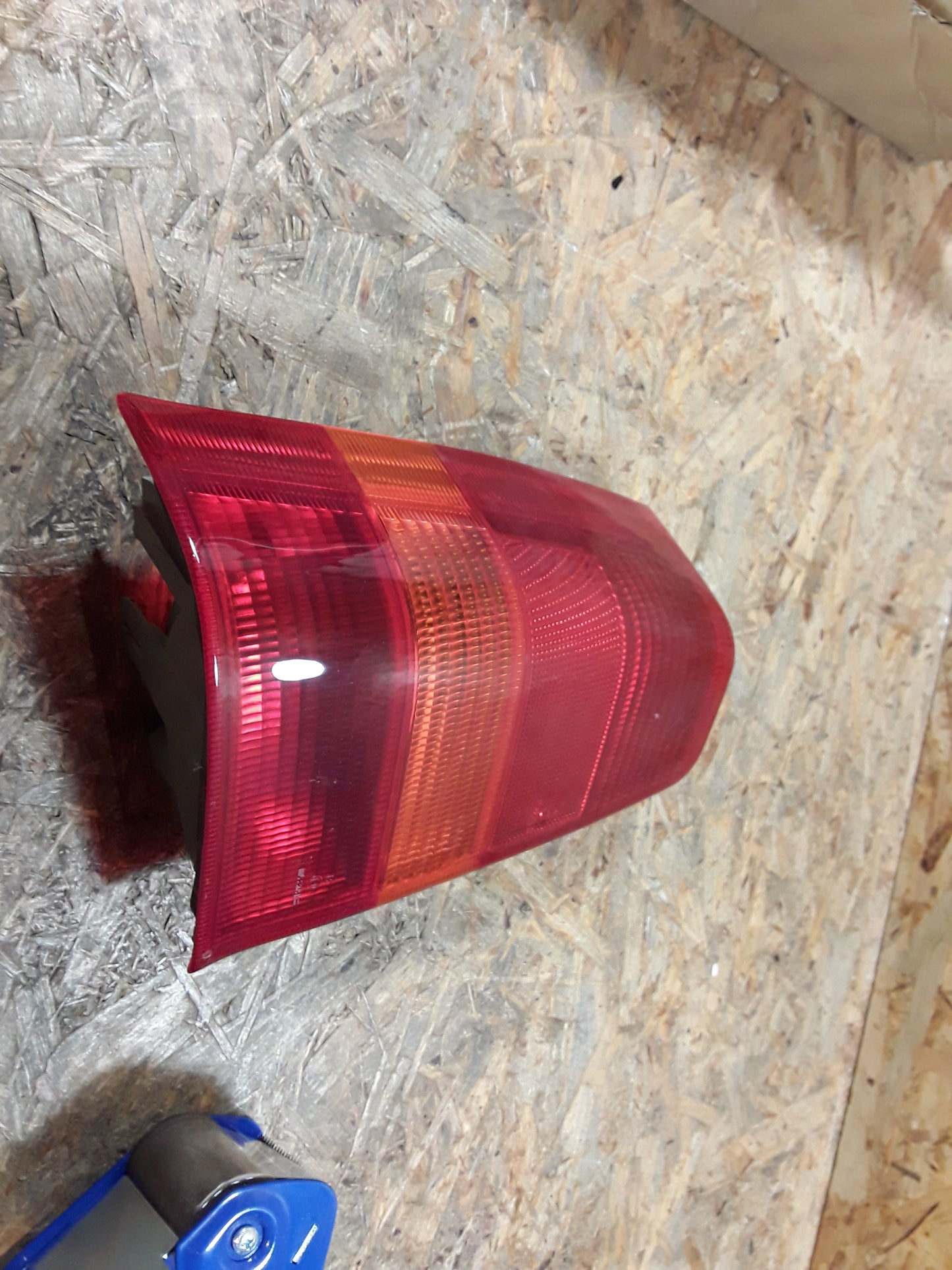 Kadett E Heckleuchte links original GM Opel NEU