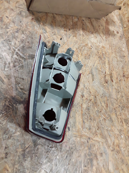 Kadett E Heckleuchte links original GM Opel NEU