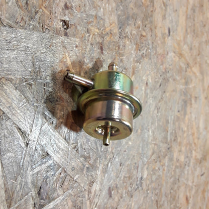 Calibra Benzindruckregler original GM Opel NEU