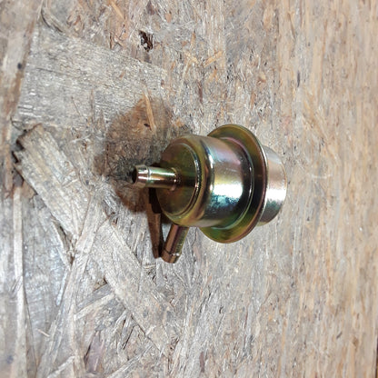 Calibra Benzindruckregler original GM Opel NEU