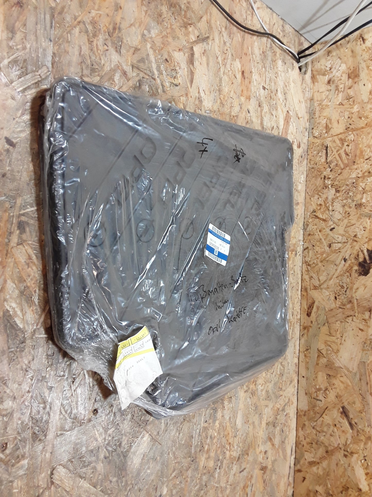 Kadett E Fußmattensatz hinten original GM Opel NEU