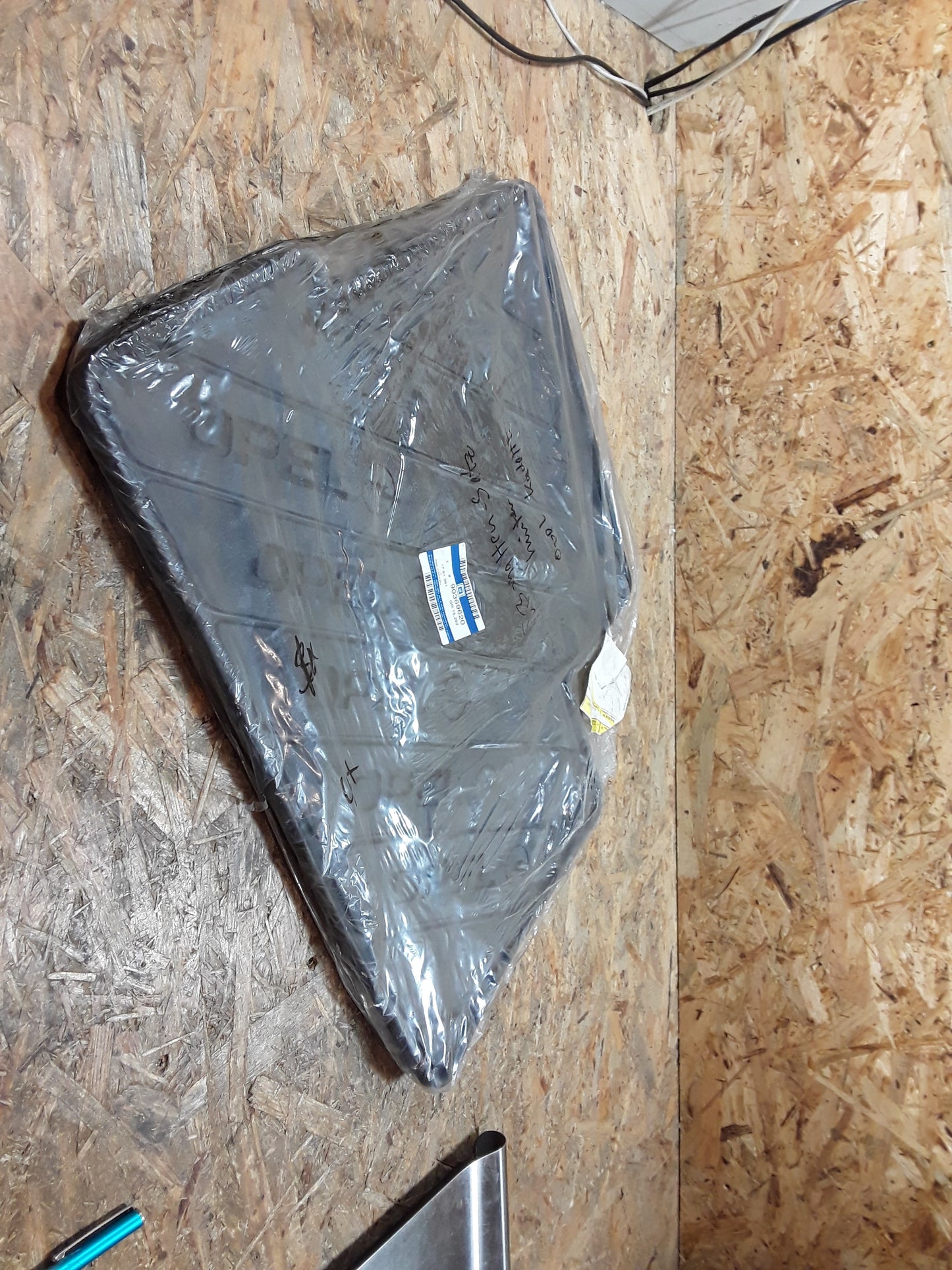 Kadett E Fußmattensatz hinten original GM Opel NEU