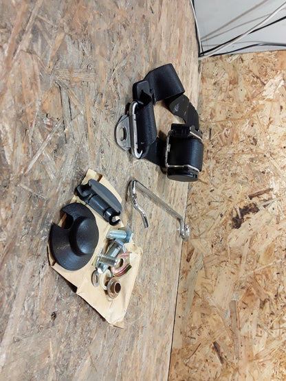 Kadett E CC + Caravan 2 und 3Türig FG.Nr.: JE299999 -K2500077 Sicherheitsgurt rechts original GM Opel NEU