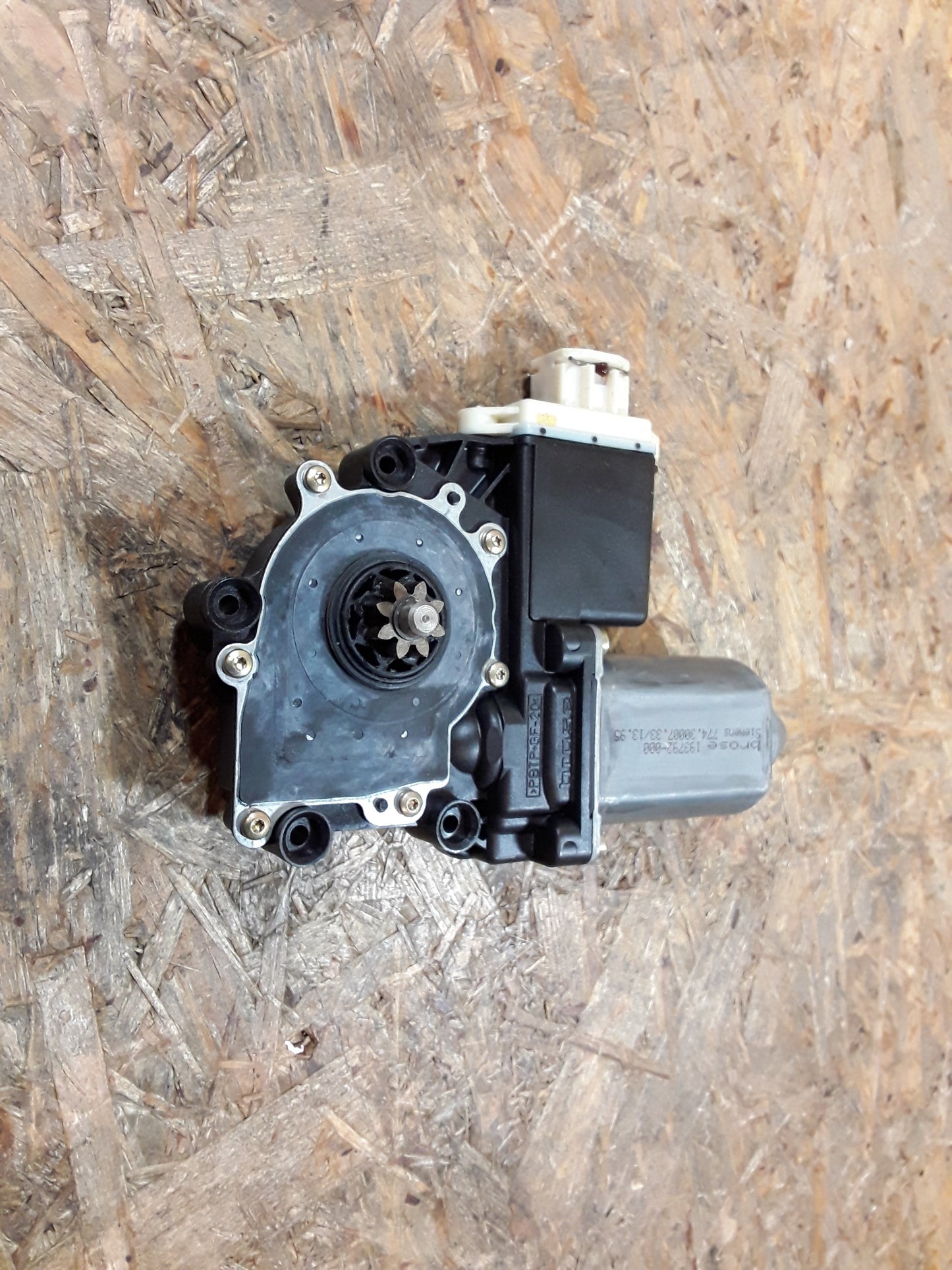 Omega B Fensterhebermotor vorne original GM Opel NEU