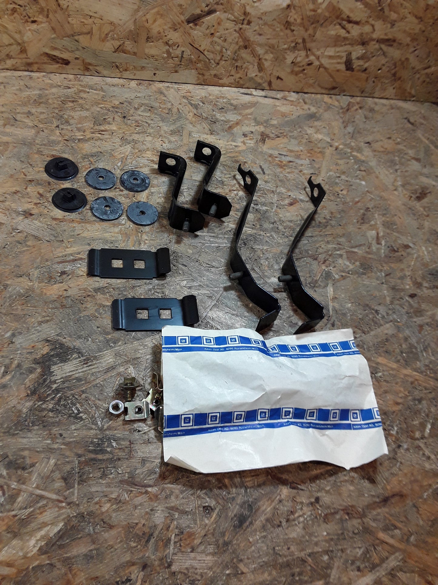 Kadett D Befestigungssatz Stoßfänger hinten original GM Opel NEU