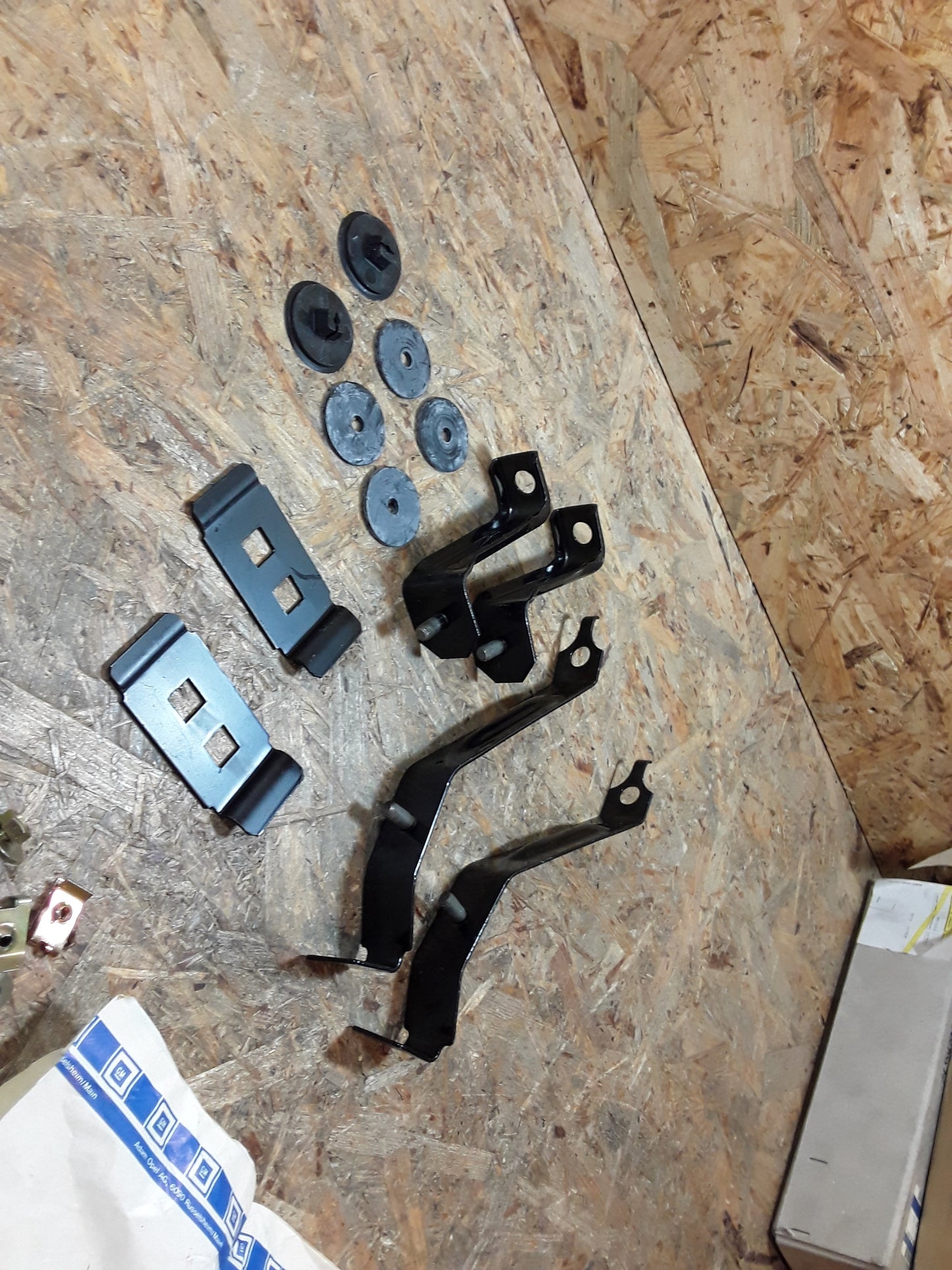 Kadett D Befestigungssatz Stoßfänger hinten original GM Opel NEU
