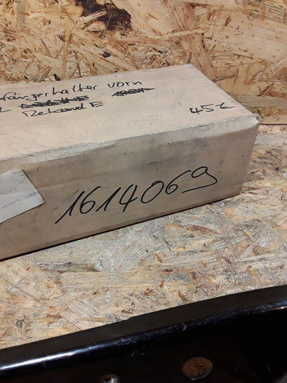 Rekord E Halter Stoßfänger vorne original GM Opel NEU