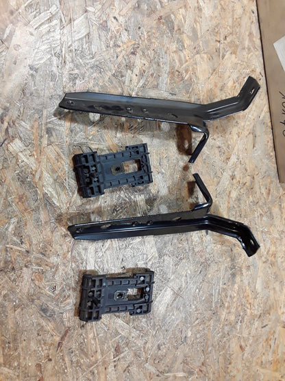 Rekord E Halter Stoßfänger vorne original GM Opel NEU