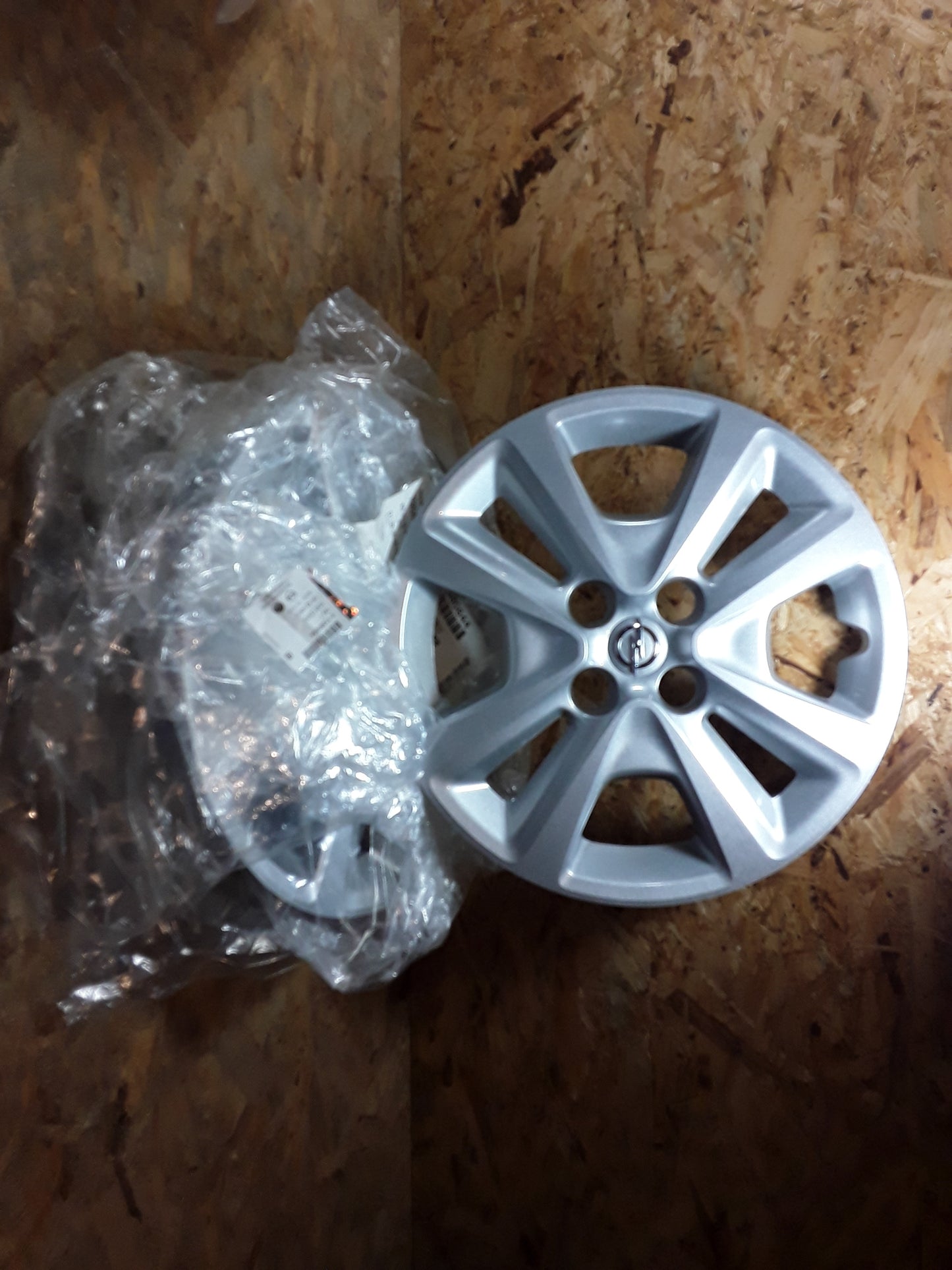 Corsa E  Radkappe 15" original GM Opel NEU