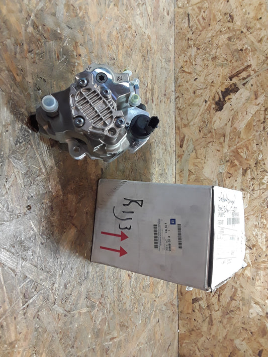 Astra 1,7 CDTi Hochdruckpumpe original GM Opel NEU