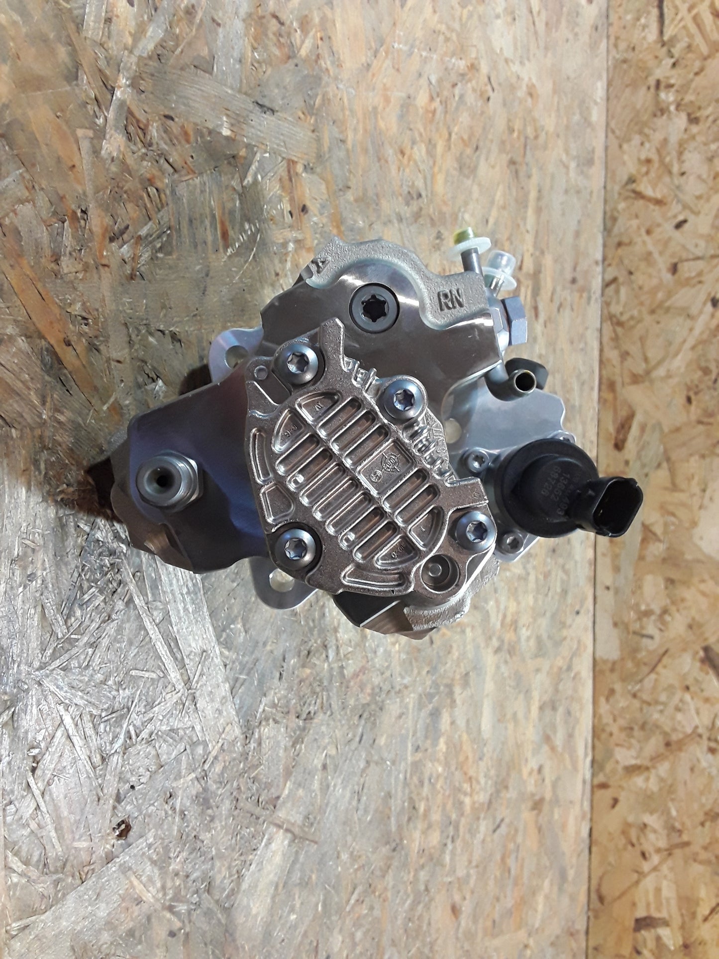 Astra 1,7 CDTi Hochdruckpumpe original GM Opel NEU