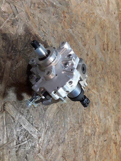 Astra 1,7 CDTi Hochdruckpumpe original GM Opel NEU
