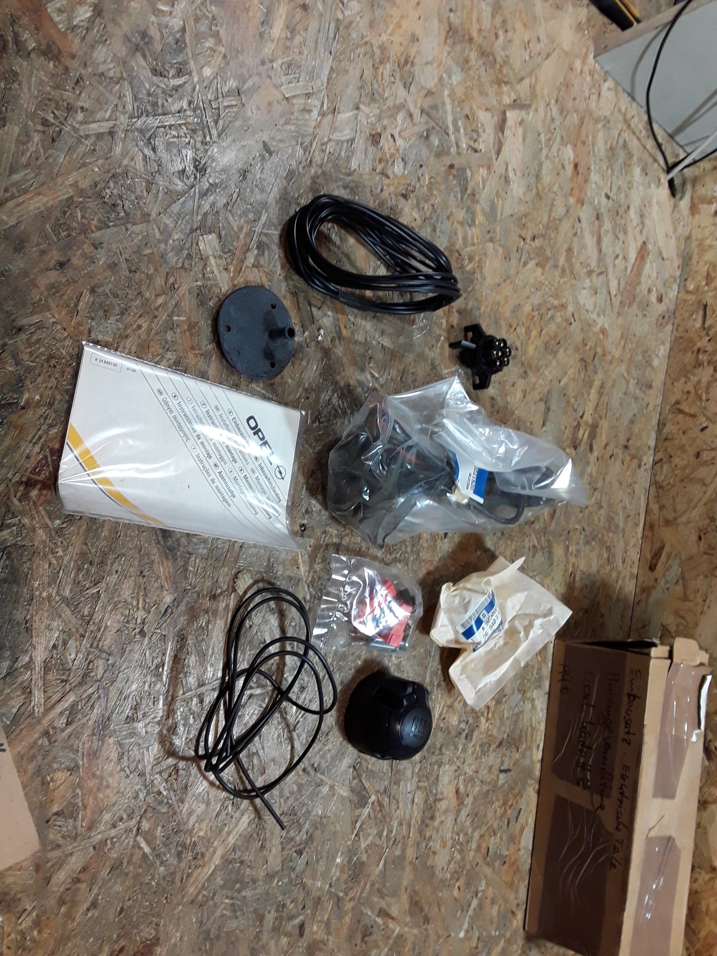 Kadett E Einbausatz Elektrische Teile Anhängerzugvorrichtung original GM Opel NEU