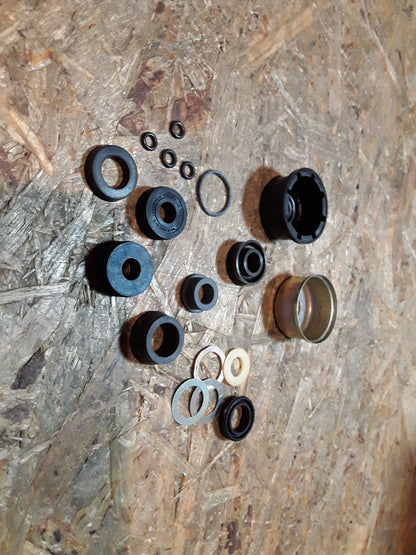 Opel Modell leider unbekannt Reparatursatz Dichtungen Bremse vorne original GM Opel NEU