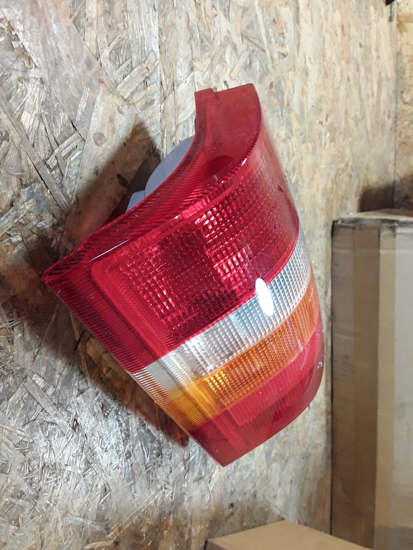 Omega A Caravan Heckleuchte rechts original GM Opel NEU